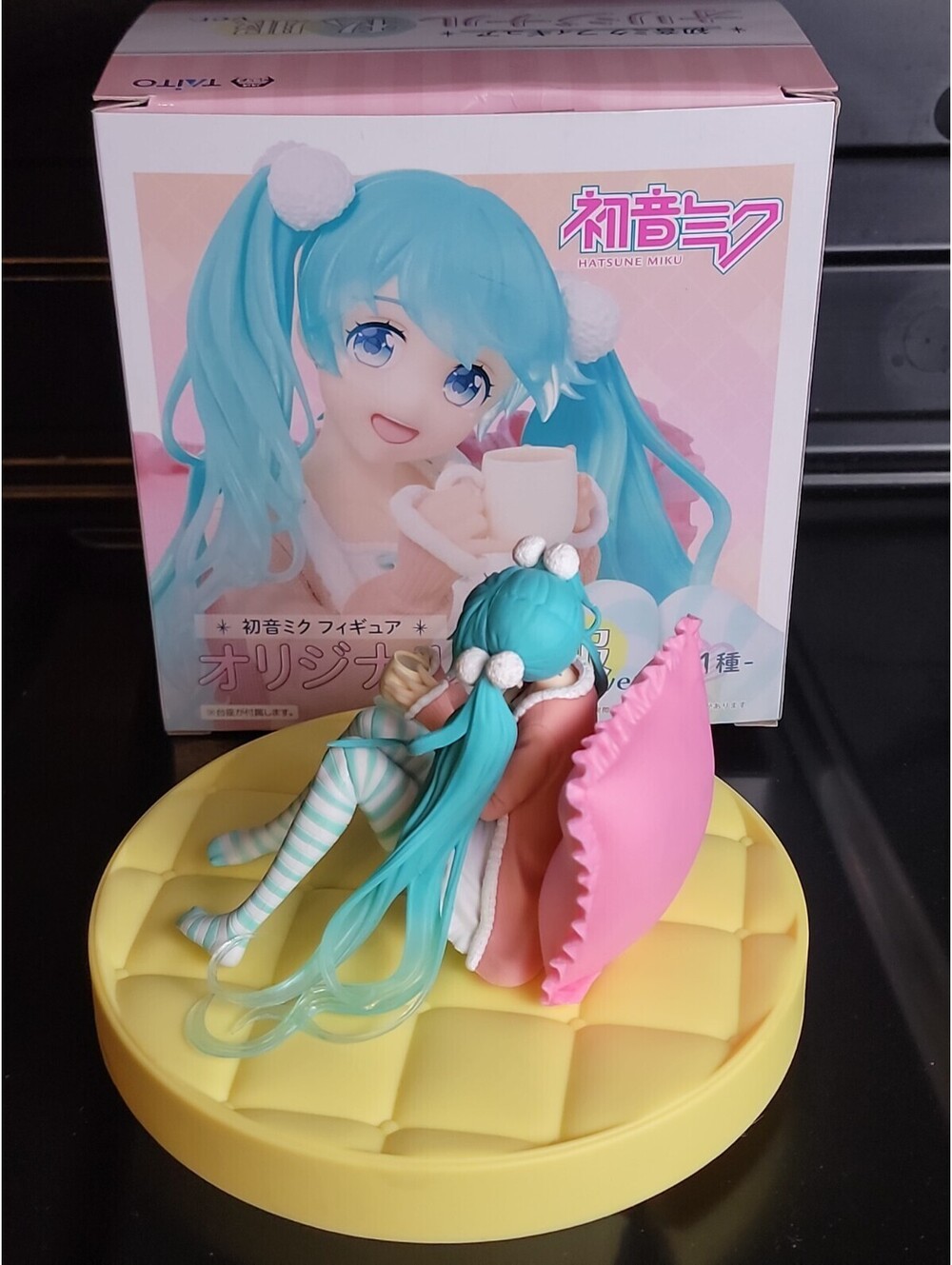 Taito VOCALOID Hatsune Miku Figure Original Casual Clothes